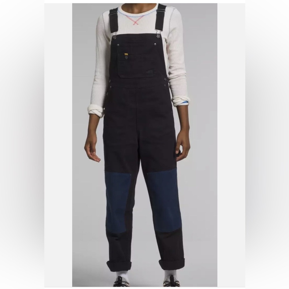 NWT The North Face Women's Black and Navy relaxed fold over Overalls M